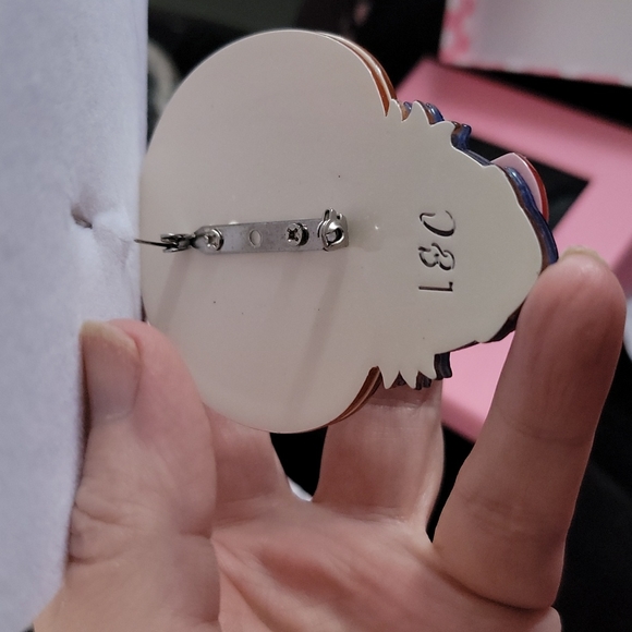 Blue Kitty Brooch - Picture 3 of 4